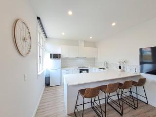 Tainui Charm - Fully Renovated, 2 Bedrooms - 3