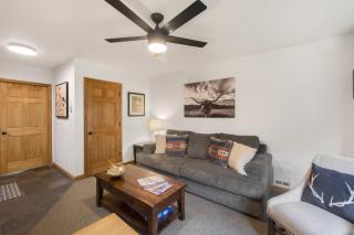 Riverfront, blocks to ski - Mtn Views, Hot Tub at Viking Lodge 217 condo - 5