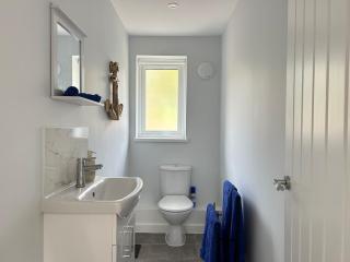 Private Garden Retreat 2BR Modern Comfort - 2
