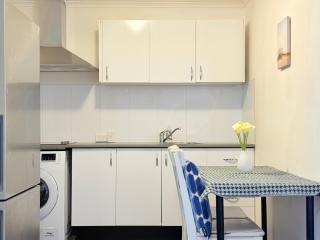 Cosy 2BR Paddington Home with Parking - 7