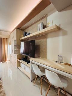 Convenient City Hub with Relaxing Interior - 9