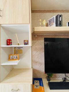 Convenient City Hub with Relaxing Interior - 1