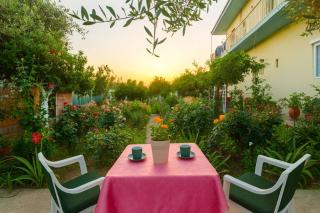 Summer Rose Garden Getaway - A step to the Beach - Kalamata - 6