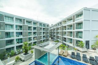 Majestic 2BR Residence with garden view in Regent - 4