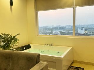High Rise Lavish Room with Jacuzzi & Amazing View in zirkapur - 9