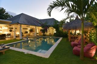 Canggu Oasis 4BR Villa with Huge Pool & Lush Garden - 0