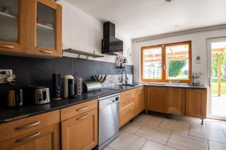 Large Family Home with Spacious Garden! (8P) - 7