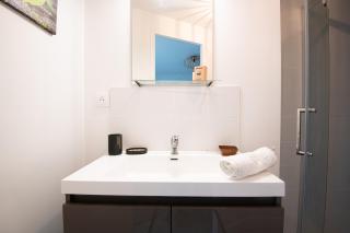 Beau Studio Rénové - au pied du métro - 7