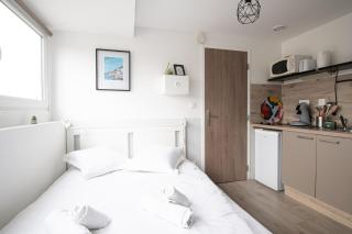 Small Functional Studio – right next to the metro - 2