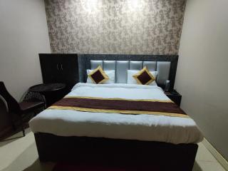 Hotel City Star & Restro - 1