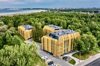 Premium Seaside Escape with Forest View and Free Parking - 0