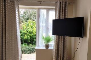 Apartment - Sleeps 2 - Parking - Wi-Fi - 3