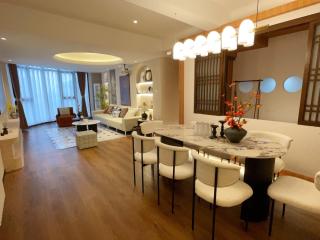 Chinese style four-bedroom apartment near the Bell Tower subway station in the center of Xi'an - 3