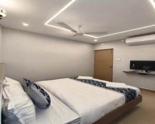 Hotel Royal Inn Near US Consulate, Apollo Hospitals - 1