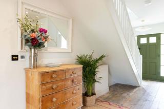 Newly Renovated Beachside Retreat for 10 - 4
