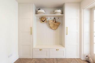 Newly Renovated Beachside Retreat for 10 - 1