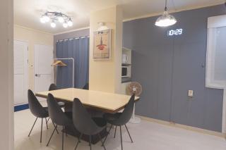 JINIQUE IN cozy stay ,2 Rooms ,3 Queen beds, Gyeongbokgung MRT 10min ,6person possible,restaurant street,Hanbok trip,near Gwanghwamun and Gyeongbokgung Palace - 5