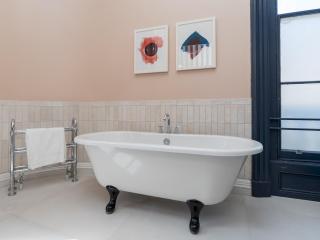 Pass the Keys Large Stylish room in the Heart of Bath - 2