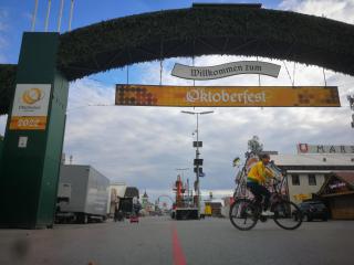 OKTOBERFEST central one bedroom upto four pax - 4