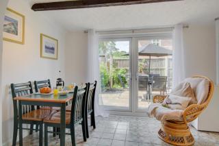 Laburnum House - 6