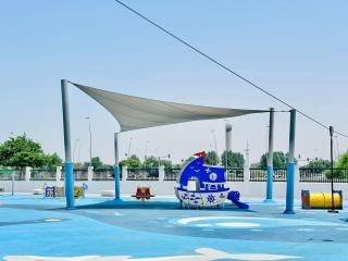 Chic & Cheerful 1BR with Sofa Bed in Waters Edge - 4