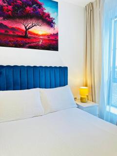 Gorgeous two bedroom luxury Apartment sleeps 6 - 8