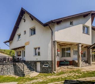 Casa Luna Șirnea - 0