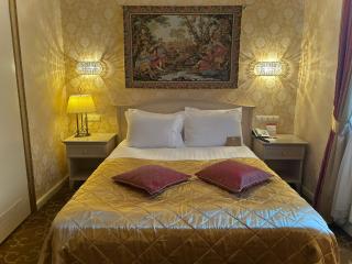 Imperial Hotel & Restaurant - 2