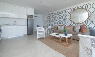 24 Bronze Bay Umhlanga Rocks Beachfront Apartment - 6