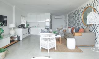 24 Bronze Bay Umhlanga Rocks Beachfront Apartment - 3