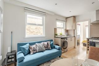 The Earl - Close to City - 9