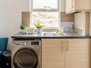 The Earl - Close to City - 7