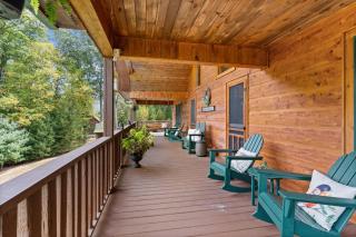 Cozy 3BR Bloff Hytte with Mountain Views and BBQ - 1