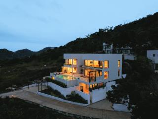 Villa Jaisai 4-bedroom Sea View and On-Site - 2