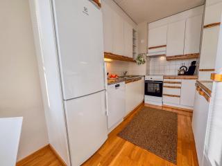Rovaniemi City Stay - Sauna & Light - 5