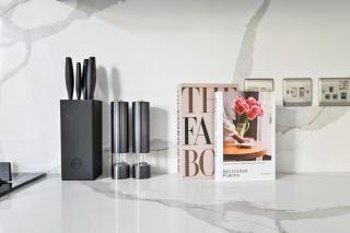 Modern 2-Bedroom Home near Tooting Broadway - 1