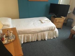 Four Seasons Budget - Aberystwyth - 6