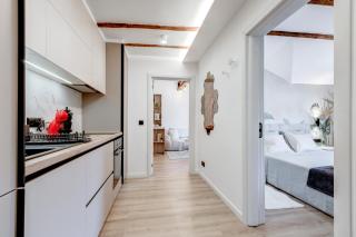 City Gem 1BDRM 200m Sofia Statue - 7