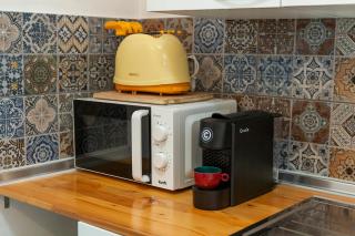 Castela Street Townhouse in Espiche - 4