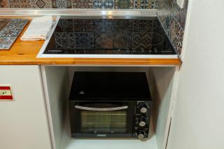 Castela Street Townhouse in Espiche - 3