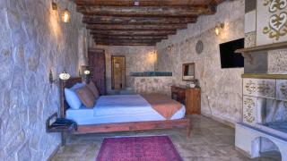 Vanessa Cave Hotel - 4