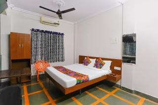 FabHotel Peaceful Studio AAI Bungalow - 8