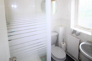 3 Bed Detached - 3 Bathrooms - Parking - Quiet - 6