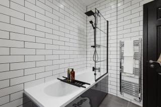 Luxury 3 Bed Home Near Peak District with Cinema Room - 6