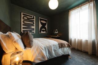 Luxury 3 Bed Home Near Peak District with Cinema Room - 2