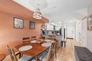 Boho Bay View Townhome w 2 King Suites - 1