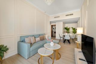 FIRST CLASS 2BR Breathtaking Beach Views - Dubai - 9