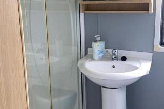 Southview Park- Family Caravan- Sleeps 6- Parking - 3
