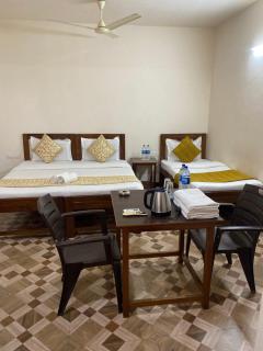 Hotel The Calangute Central - 2