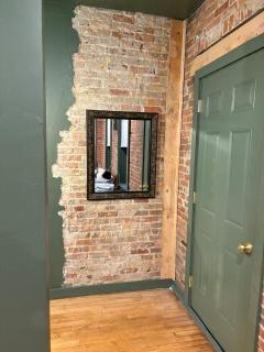 The 1913 - Newly Renovated Historic Downtown Loft - 1
